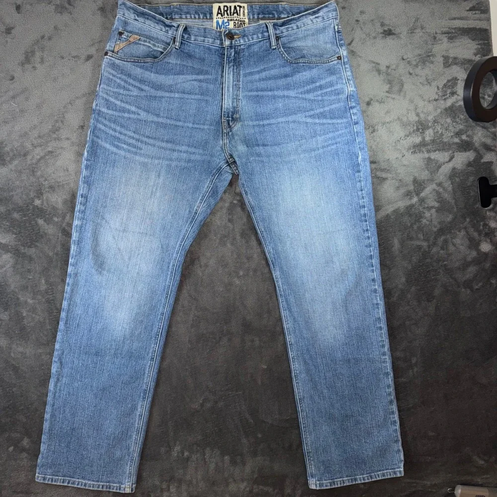Mens 40/32 Ariat M2 Relaxed Boot Cut Jeans Blue Denim Excellent Stretch Work
